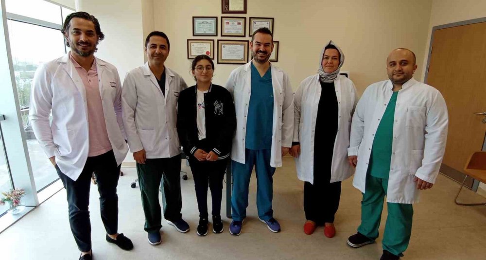 Konya'da ayaklarının kesilip protez takılması istenen genç kız çareyi burada buldu