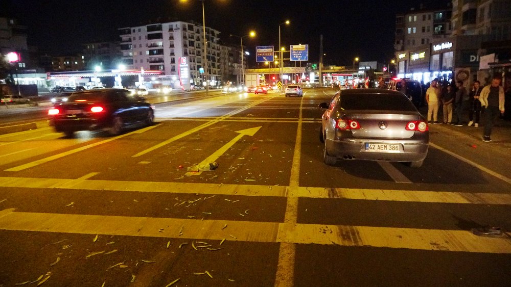 Konya'nın komşu ilinde eşiyle pazar alışverişinden dönerken otomobilin çarpmasıyla öldü