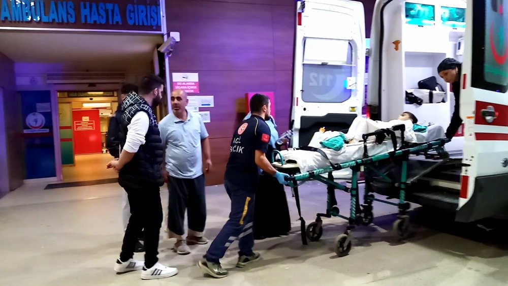 Çaydanlıktaki kaynar suyun üzerine devrildiği Eyüp, ağır yaralandı