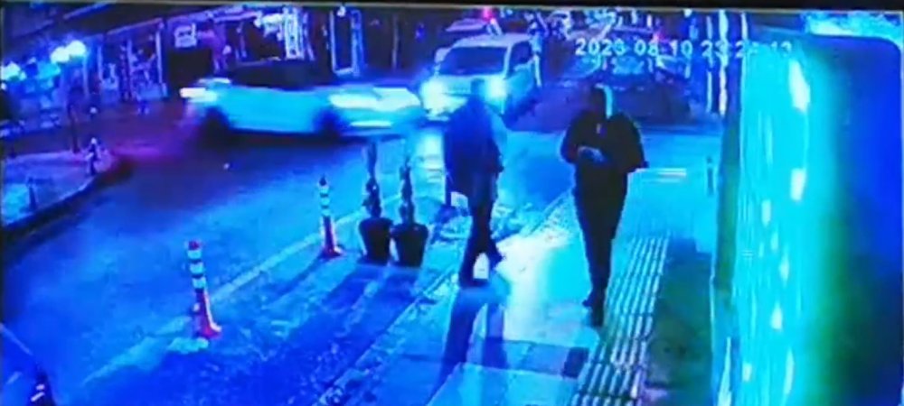 Otomobil ortalığı savaş alanına çevirdi: 4 yaralı