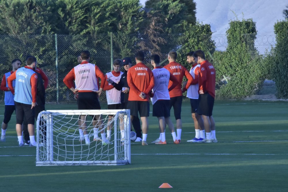 A Milli Takım'da Letonya maçı hazırlıkları başladı