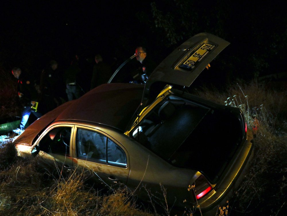 Kayseri'de, şarampole devrilen otomobilin sürücüsü öldü