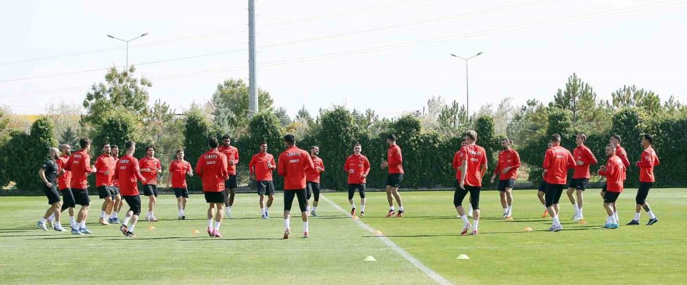 Milliler, Letonya maçı hazırlıklarını tamamladı