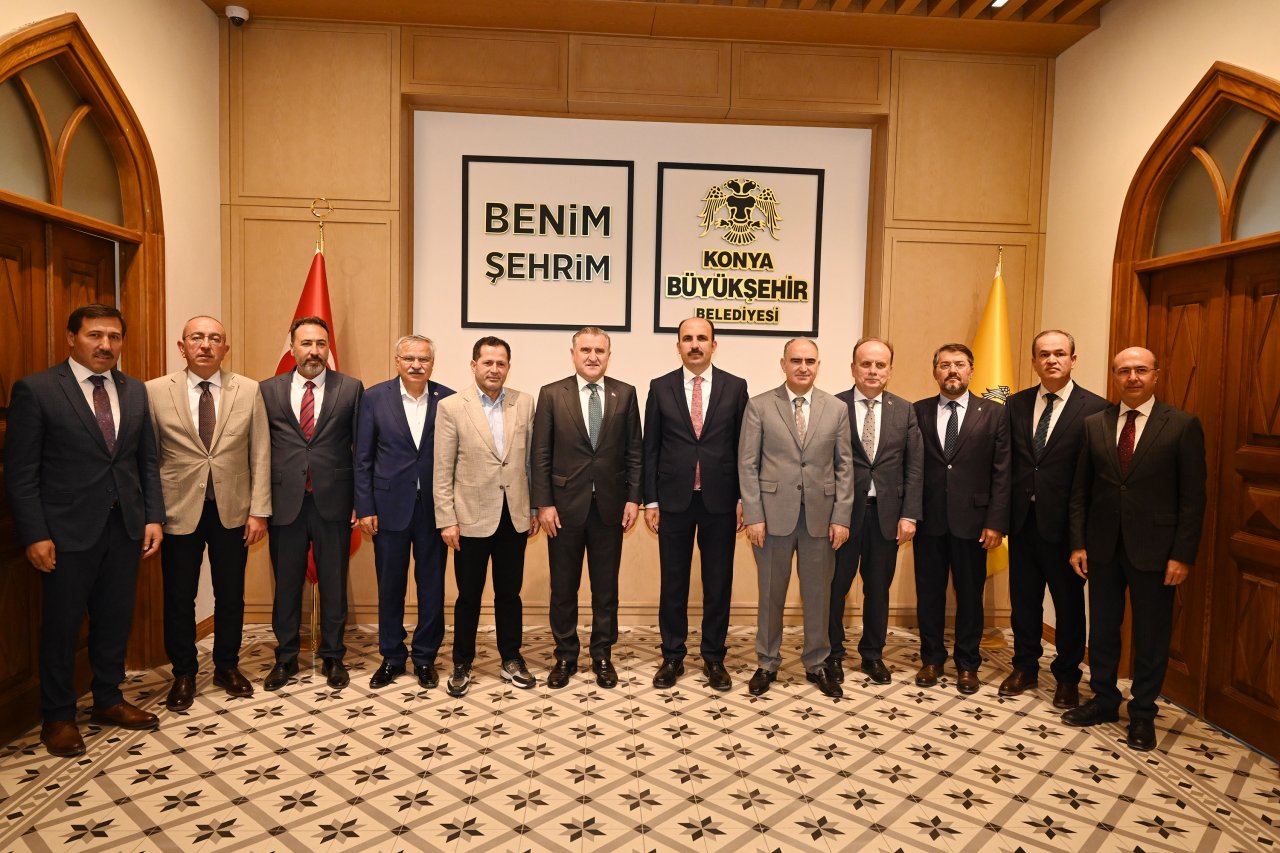 osman-askin-bak-baskan-altayi-ziyaret-etti.jpg
