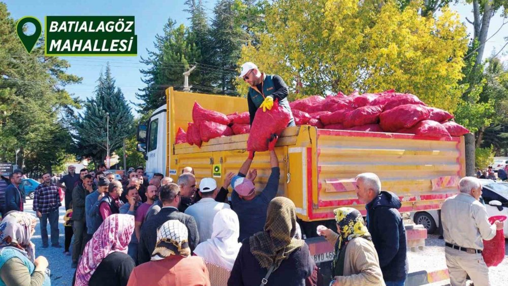 Konya'daki belediye vatandaşlara organik ürün dağıttı