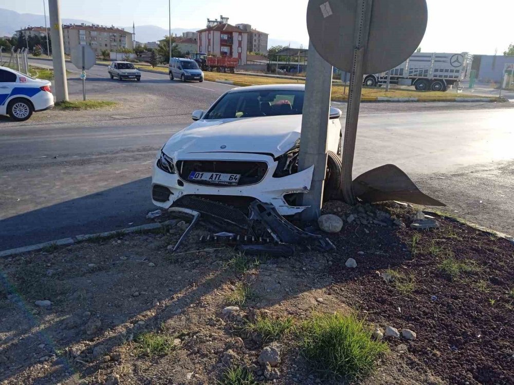 Konya’da motosiklet ile otomobil çarpıştı, yaralılar var