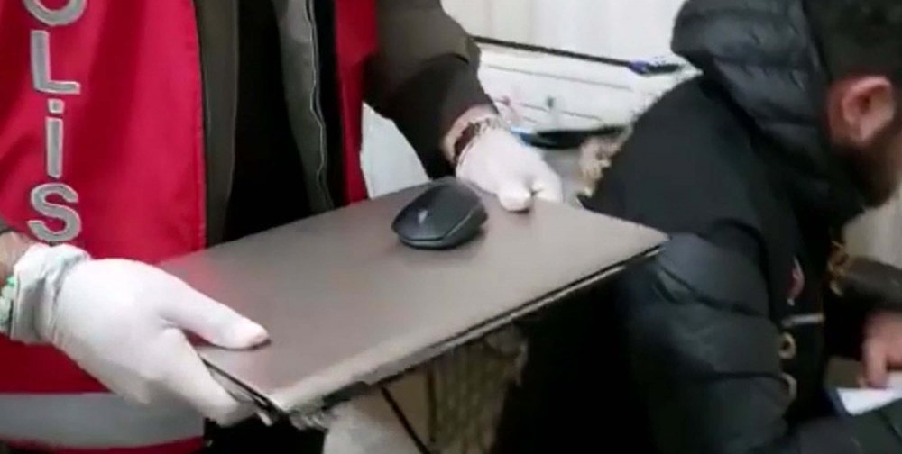 Kendilerini polis ve MİT görevlisi olarak tanıttıkları çifti, 12 milyon TL dolandırdılar