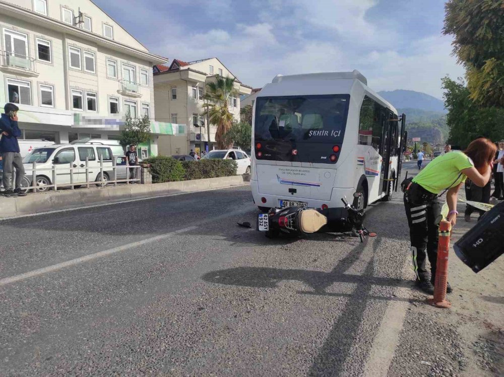 Konyalı genç Fethiye’de motosiklet minibüse çarpıp hayatını kaybetti
