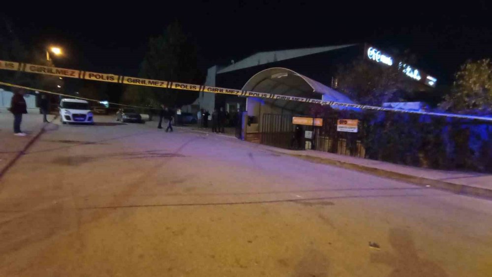 Konya'da madde bağımlısı şahıs polisin silahını almak isterken kendini vurdu