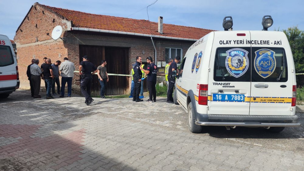 Bursa’da cinnet... Eşini ve 2 çocuğunu öldürüp canına kıydı