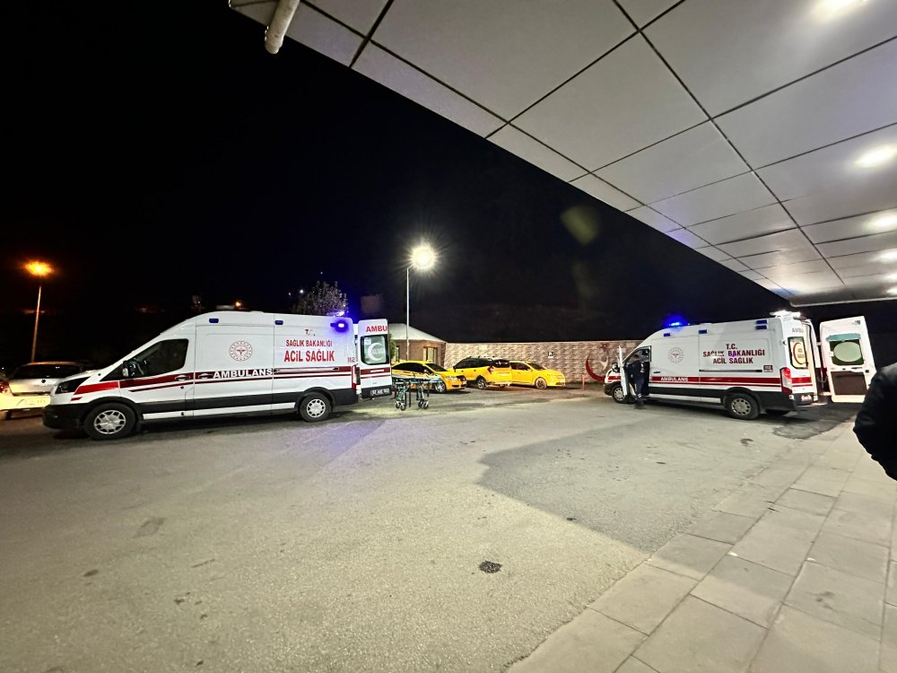 80 metrelik uçuruma yuvarlanan cipteki 5 kişi yaralandı