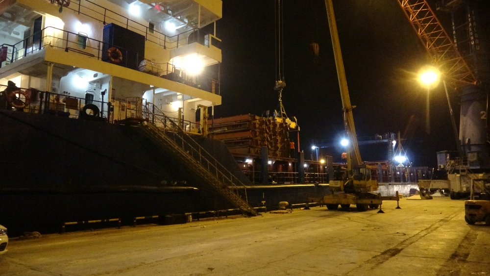 Gazze'ye yardım için hazırlanan sağlık gemisi yola çıktı