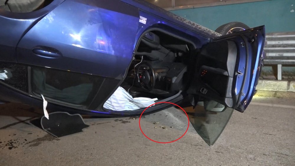 Takla atan otomobilden fırlayan kadın öldü, yaralı sağlık ekiplerine saldırıp kaçtı