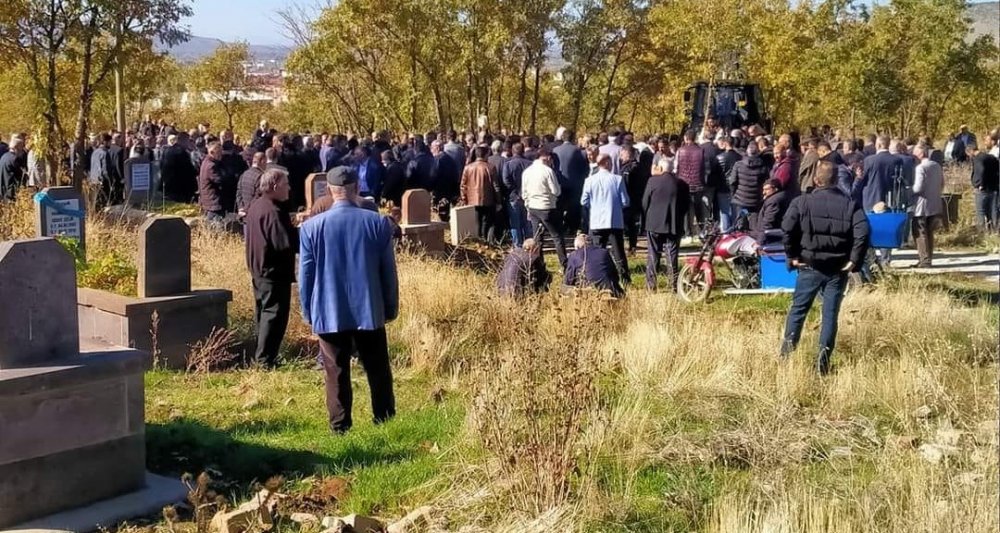 Küçükçekmece'de 36 yaşındaki galerici evinin önünde uğradığı silahlı saldırıda öldü