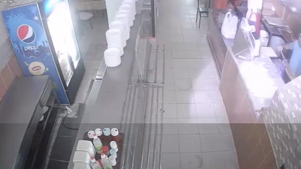 Lokantanın içine yıldırım düştü