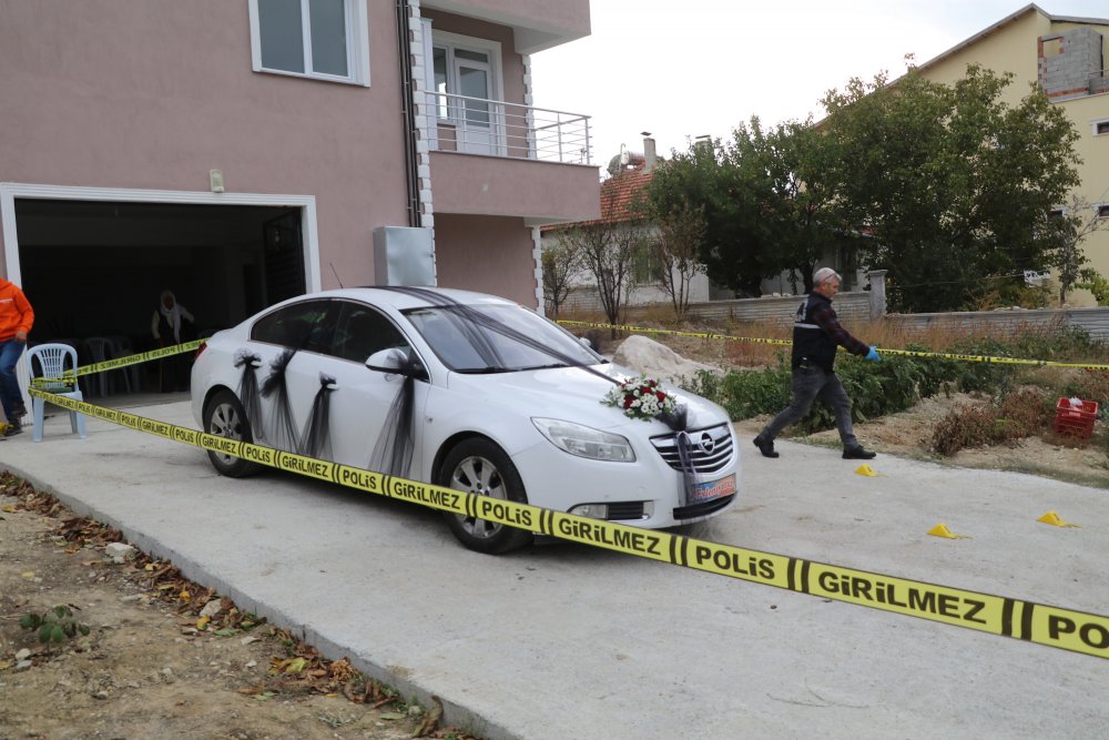 Damadın tabancasından çıkan kurşun, arkadaşını ağır yaraladı