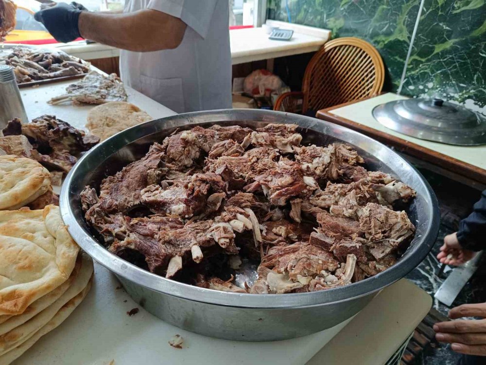 Uykuyu bölen lezzet! Gün ağarmadan yeniyor