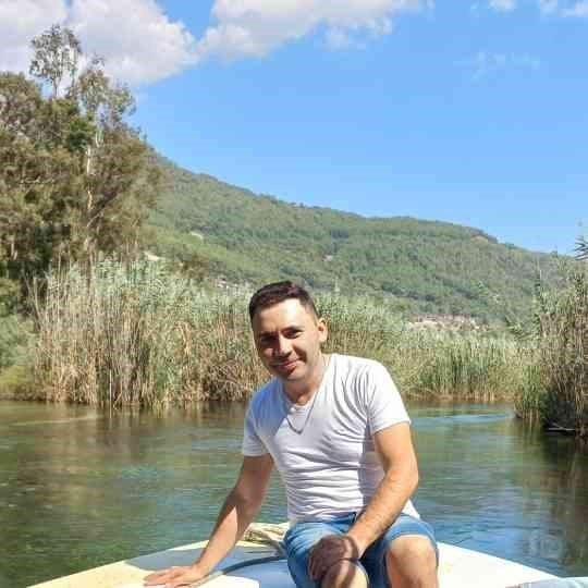 Muğla'da parkta cesedi bulundu! 37 yaşındaki şahıs tanıdık çıktı