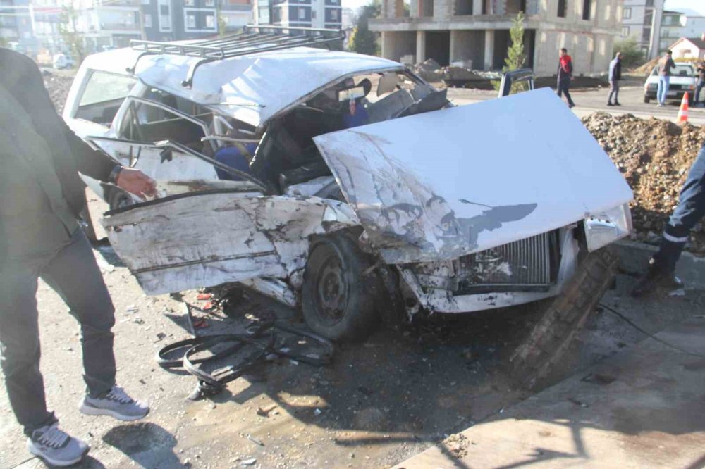 Konya'da otomobilin direksiyonun kilitlendi! Çok sayıda yaralı var