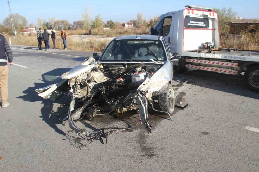 Konya'da otomobilin direksiyonun kilitlendi! Çok sayıda yaralı var