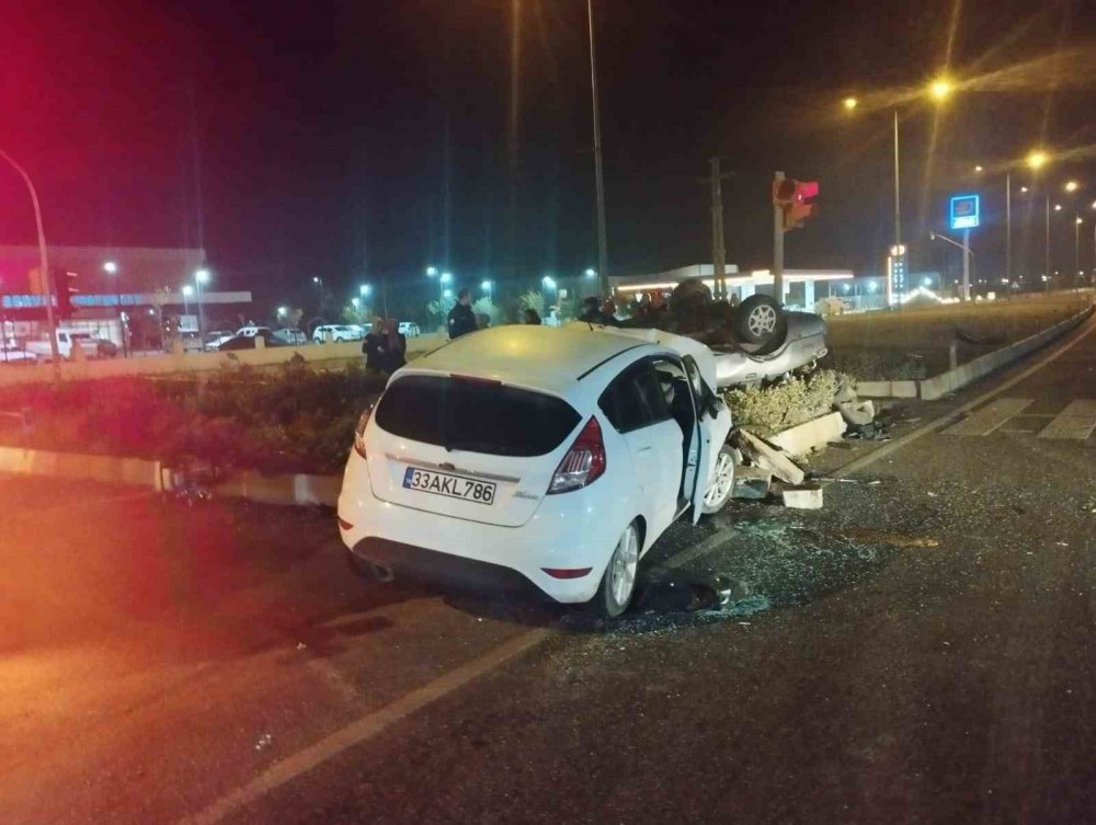 Çanakkale-İzmir karayolunda iki otomobil çarpıştı: 1 ölü, 2 yaralı