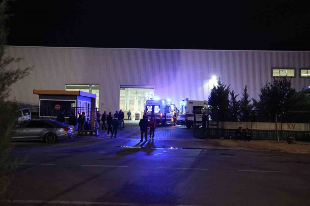 Konya'da mobilya fabrikasında yangın: 5 işçi hastaneye kaldırıldı