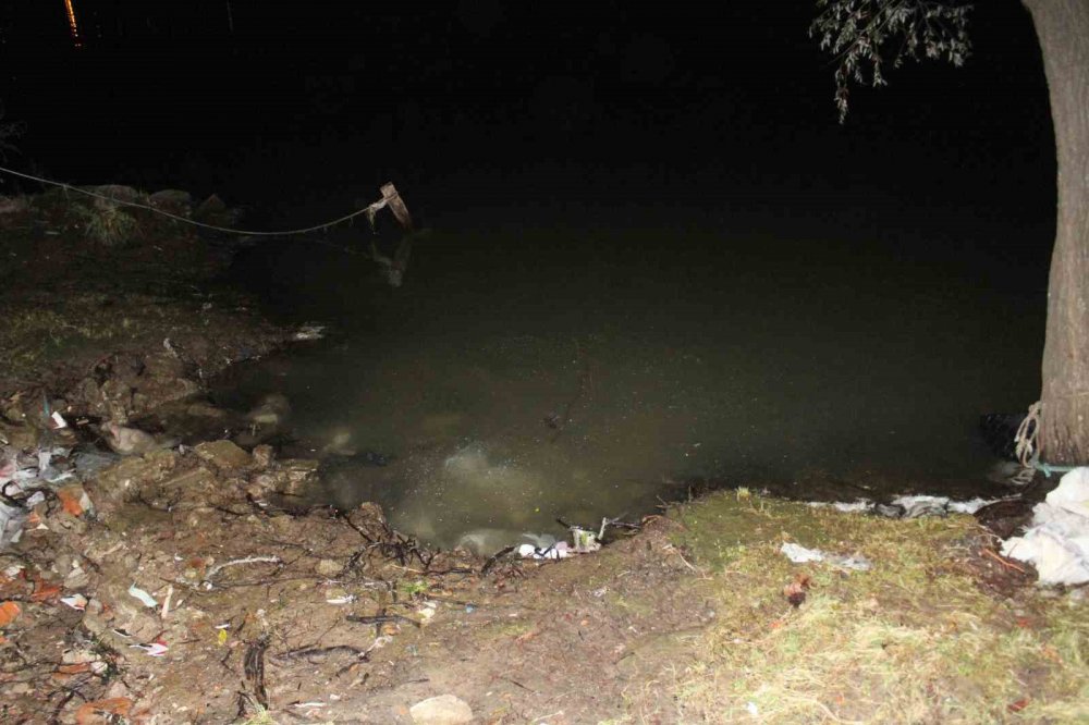 Barakadan ırmağa düşen balıkçı hayatını kaybetti