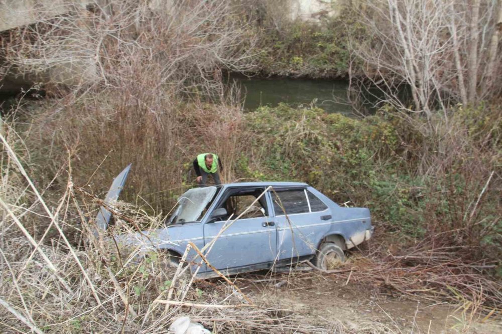 Konya'da feci kaza! Otomobil dere yatağına düştü! Çok sayıda yaralı var