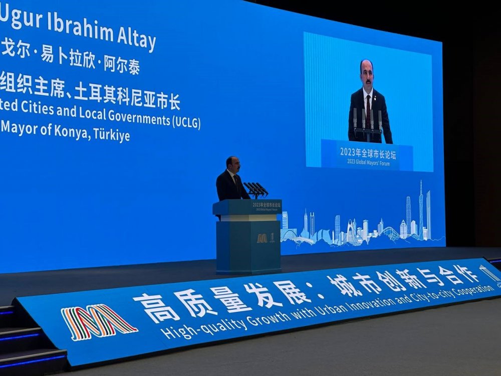 Başkan Altay, Çin’de dünya belediyelerine hitap etti