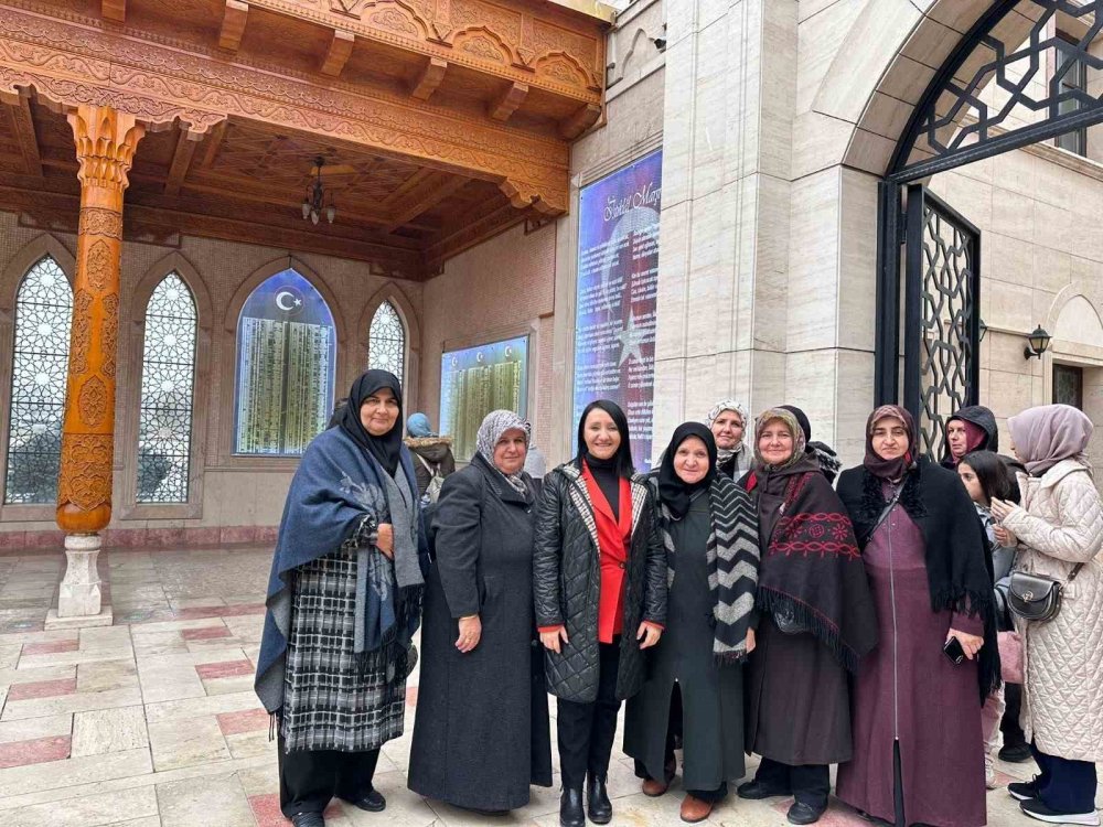 250 kadınla birlikte Konya gezisi düzenlendi