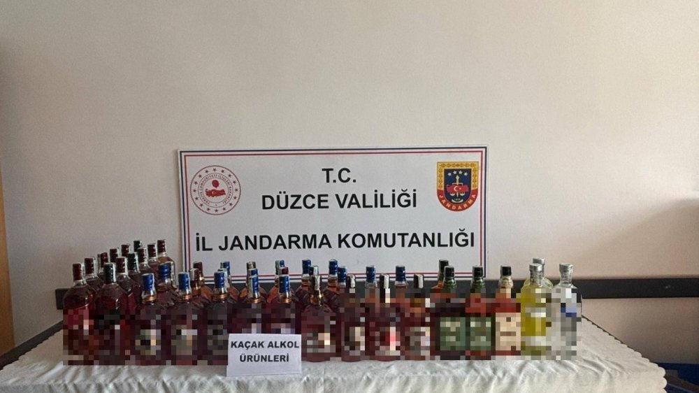 Fındık kabuklarının altından kaçak ve sahte içki çıktı