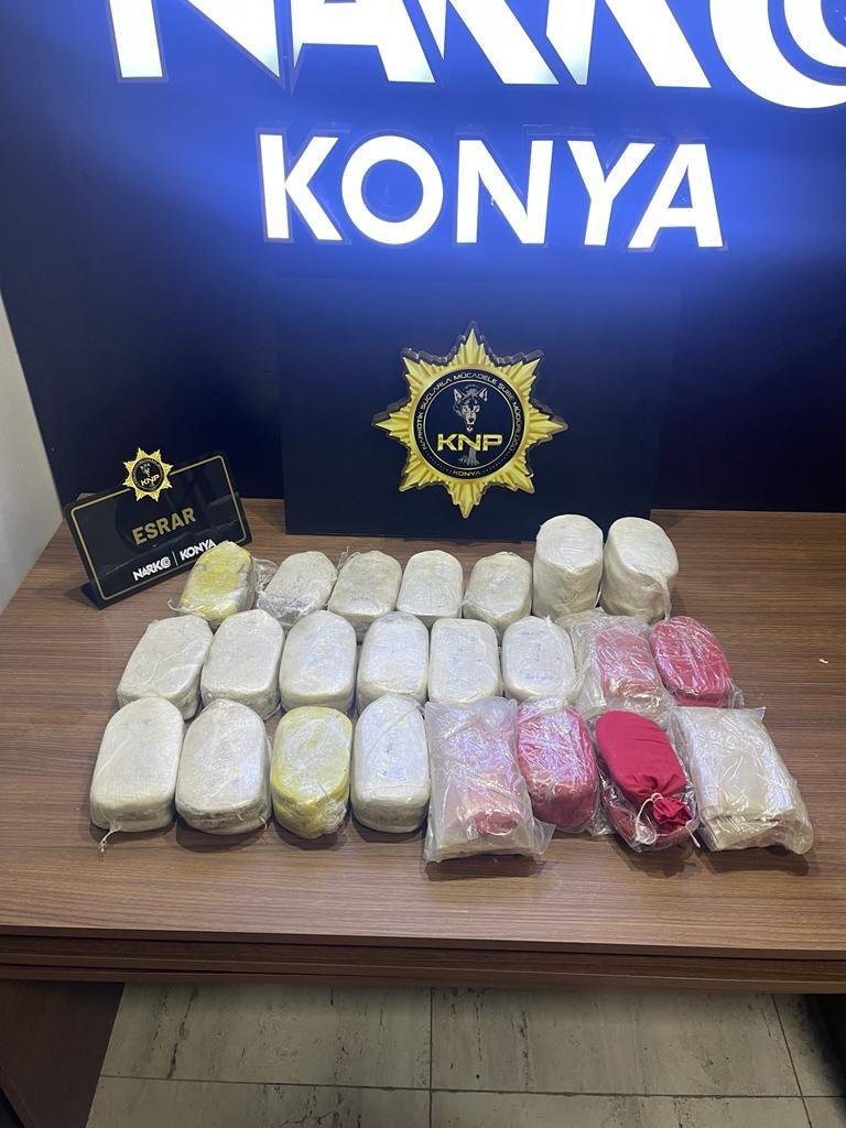 Konya'da uyuşturucu satıcılarına operasyon! 5 tutuklama