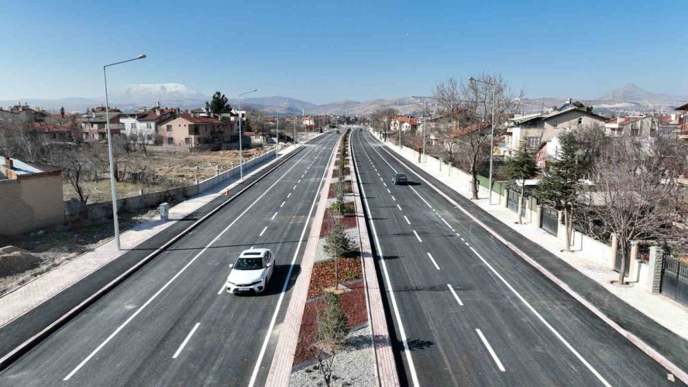 Konya'daki caddenin üçüncü etabı trafiğe açıldı