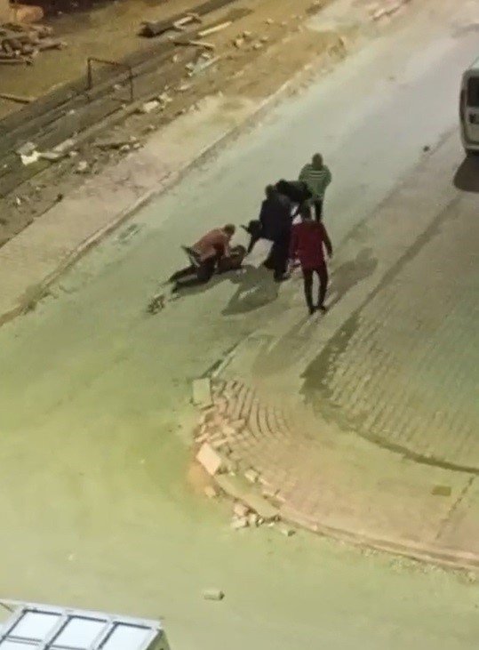 Konya'da 10 kişilik grubun tekme tokat kavgası kamerada