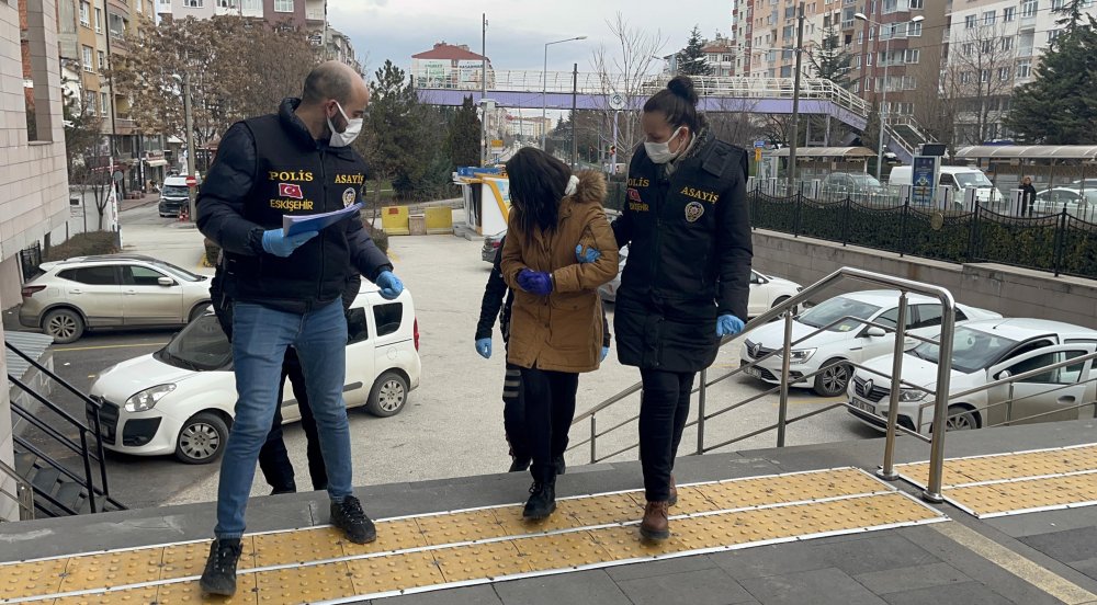 Tartıştığı halasını bıçakla öldürdü