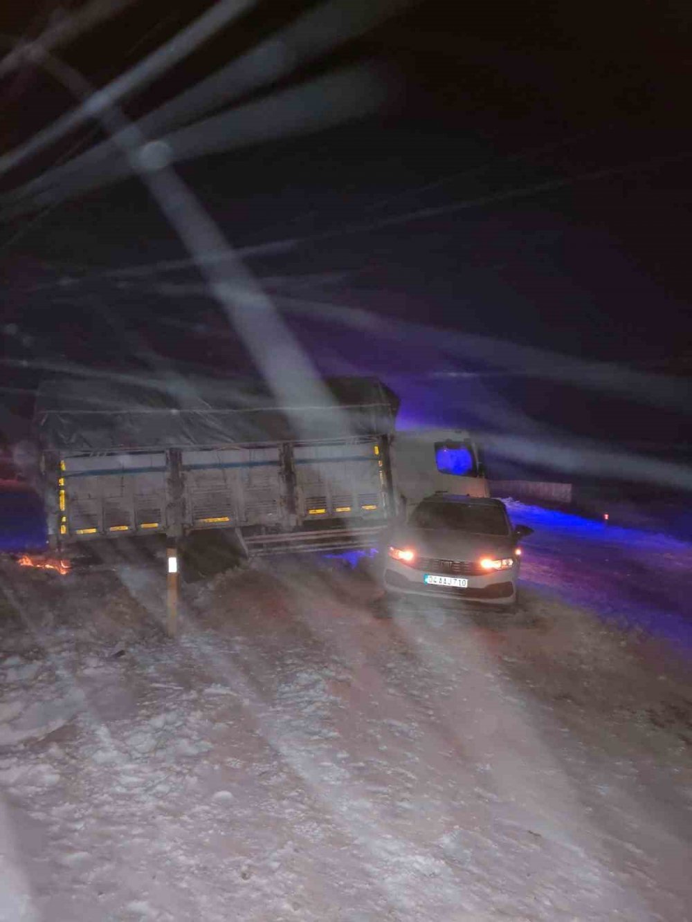 Ağrı’da İpek Geçidi bölgesinde iki ayrı kaza: 4 yaralı