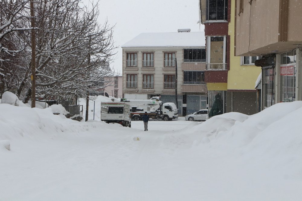 25 köy yolu kardan kapandı