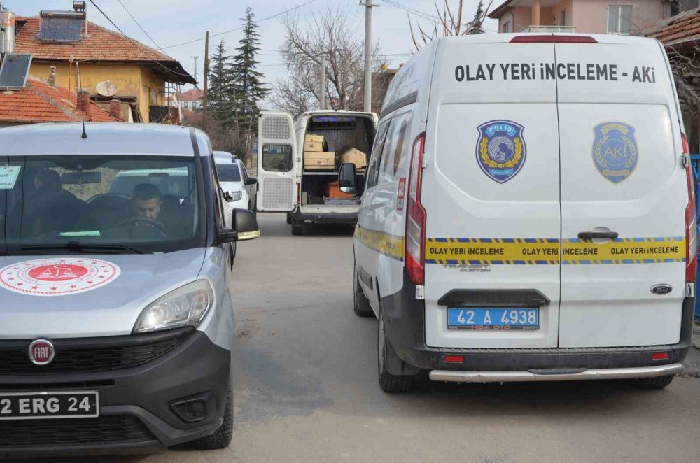 Konya’daki adam evinde satırla öldürüldü