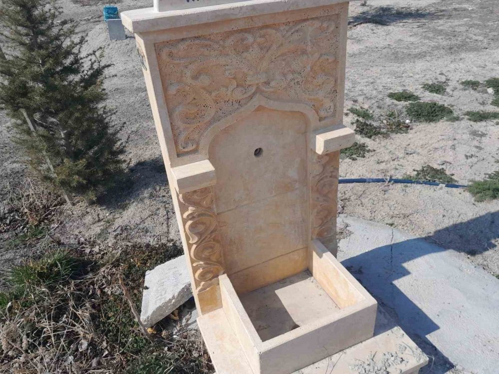 Konya'da mezarlıktaki çeşmelerin musluklarını çaldılar