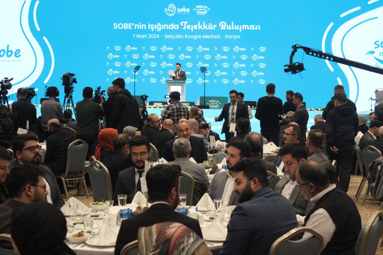 konyadaki-bu-yemegin-anlami-cok-baska-bakan-yerlikaya-da-katildi-002.jpg