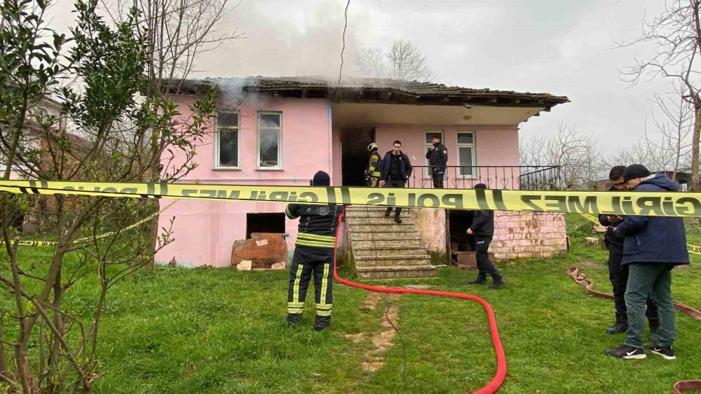 Kocaeli'de evde çıkan yangın sonu oldu