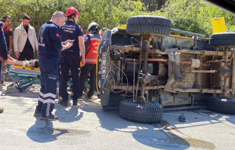 Cip devrildi; 2 kardeş yaralandı