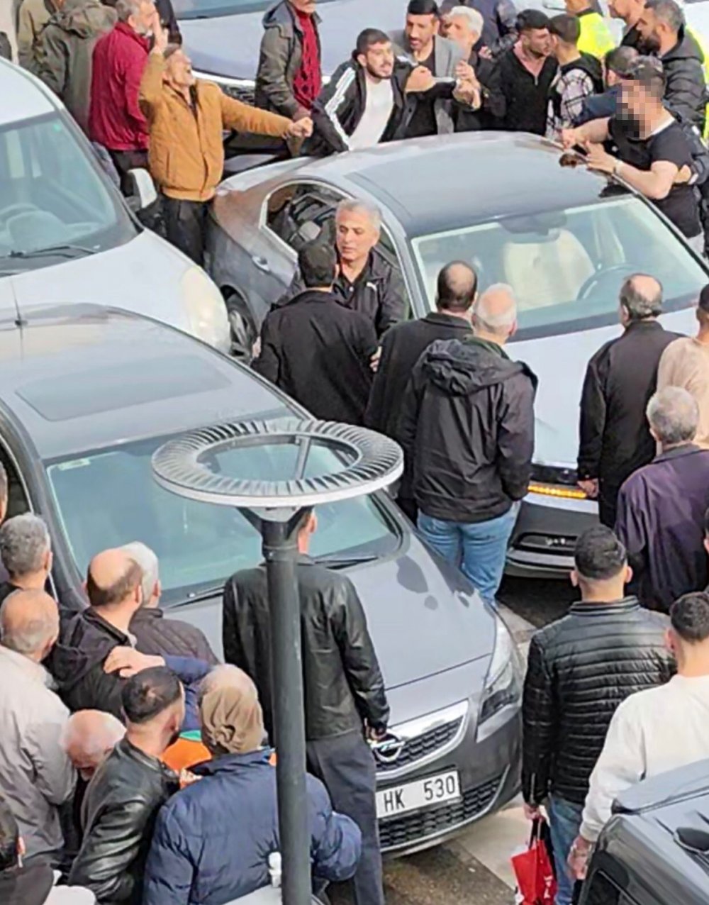 Trafikte tartışan sürücü pompalı tüfek çıkardı