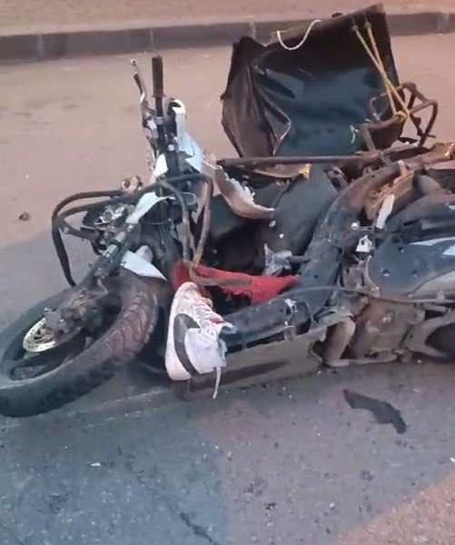 Otobüsü ile motosiklet çarpıştı: 17 yaşındaki sürücü öldü