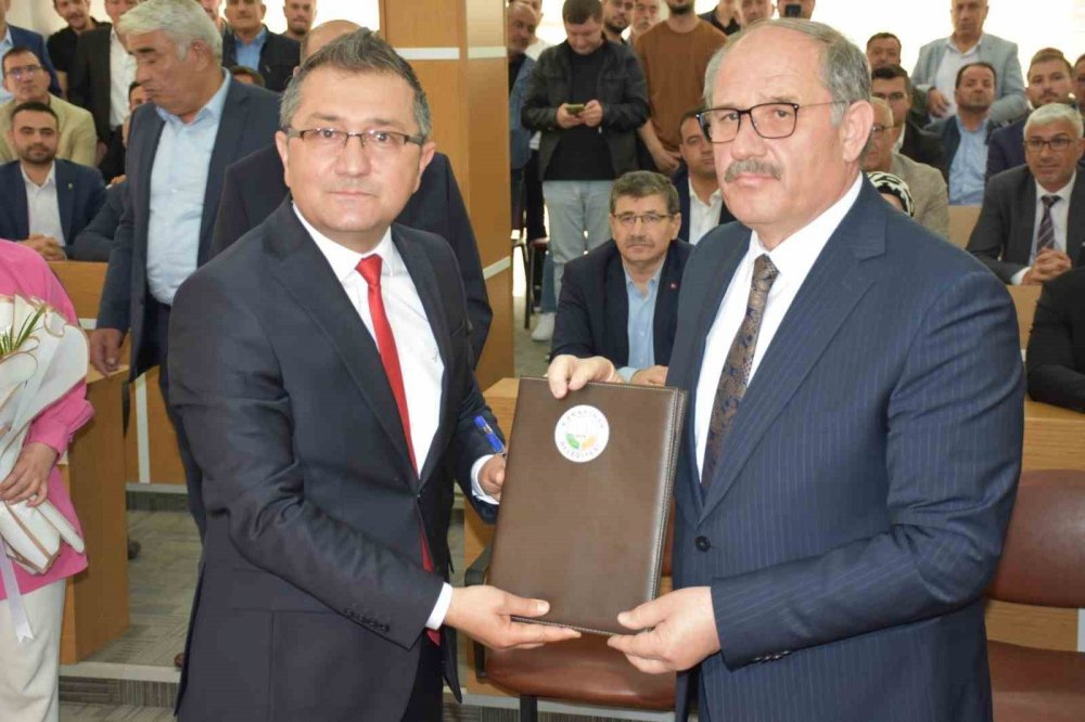 Konya Karapınar Belediye Başkanı, görevine başladı