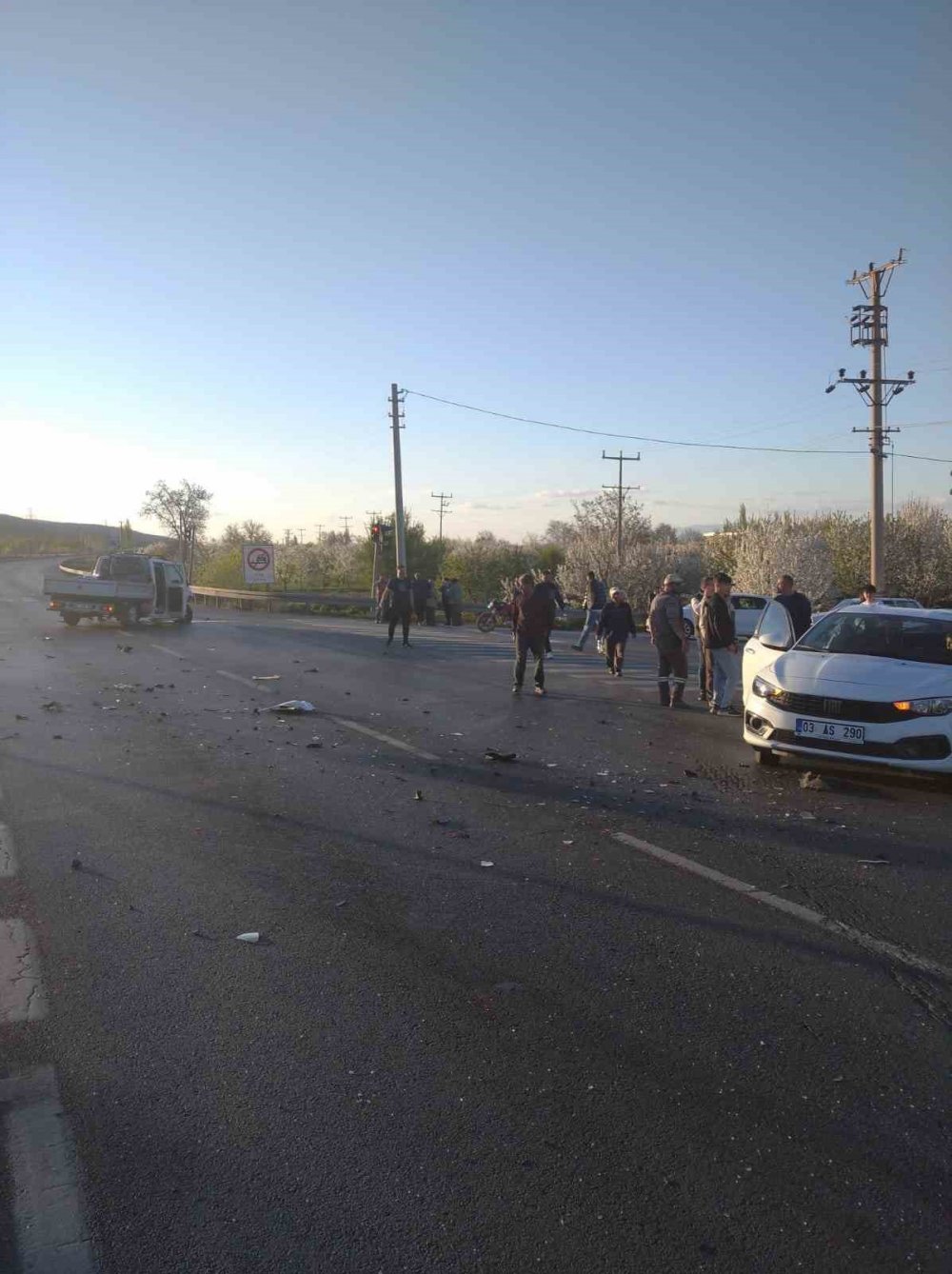 Konya’da kamyonet otomobille çarpıştı: Yaralılar var