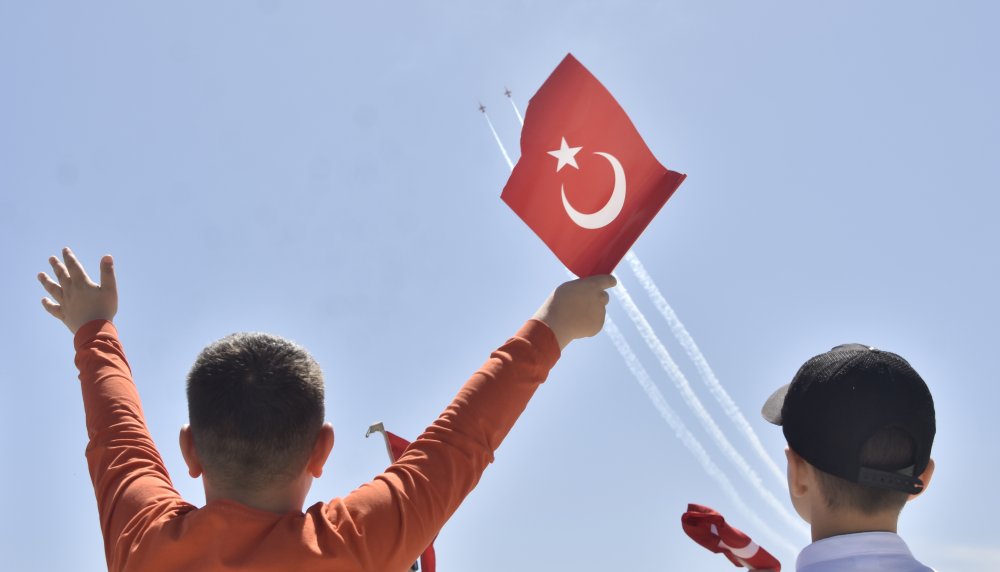 Konya'daki öğrenciler uçuşu izledi