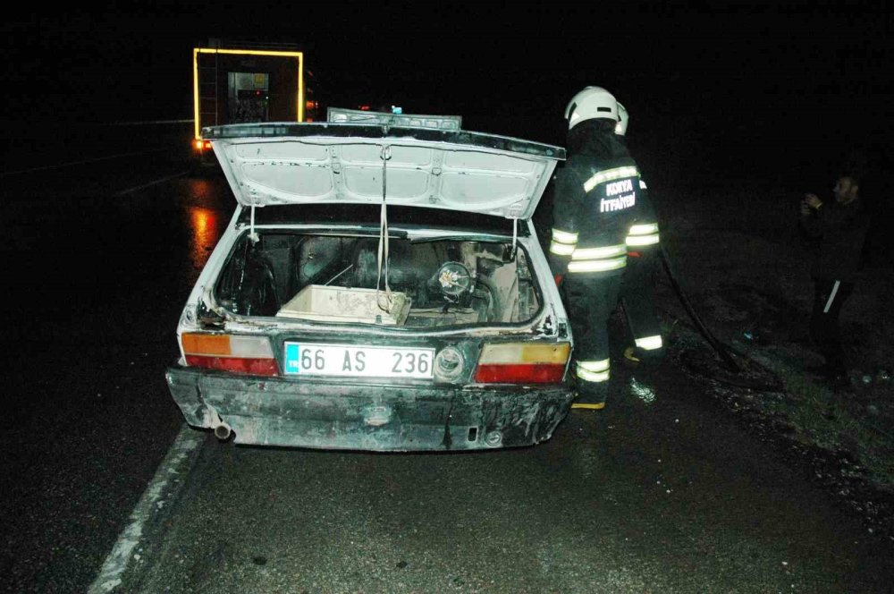 Konya’da otomobil alev alev yandı