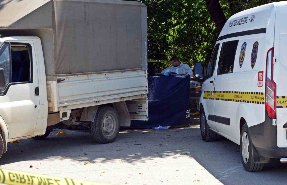 Müşterilerine çilek satarken silahlı saldırıya uğradı, hayatını kaybetti