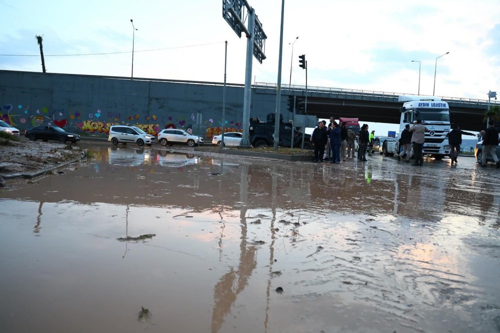 Şırnak Valisi Atay sel bölgesinde incelemelerde bulundu